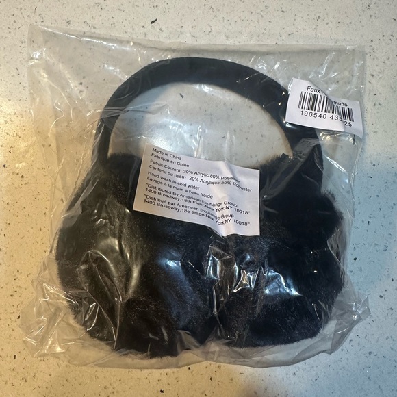 AEROSOLES Faux Fur Earmuffs - NEW in plastic - Picture 6 of 12